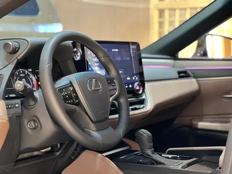 Lexus ES 2025 200 Premium Edition — миниатюра 12