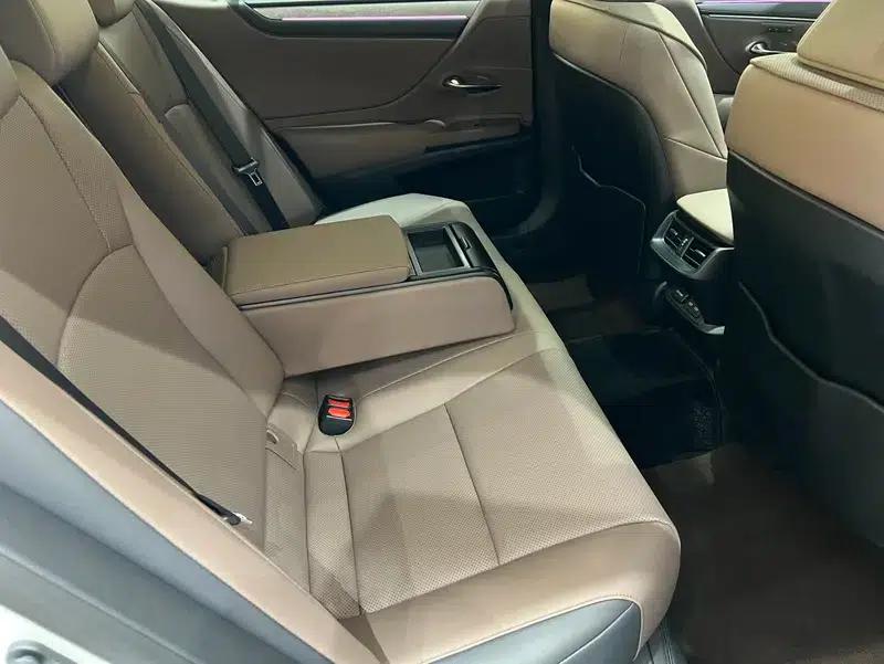 Lexus ES 2025 200 Premium Edition — миниатюра 16