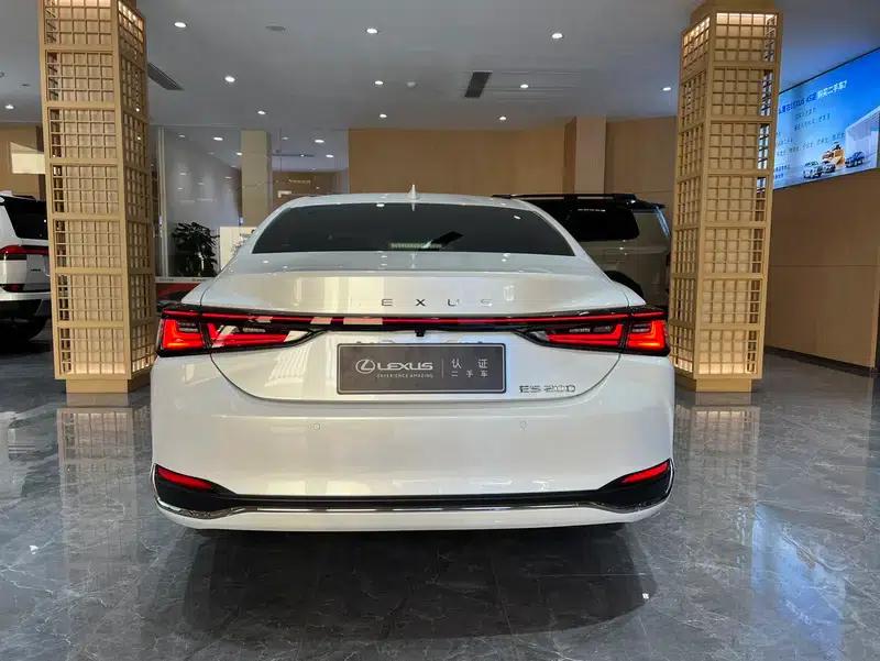 Lexus ES 2025 200 Premium Edition — миниатюра 4