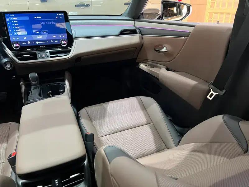 Lexus ES 2025 200 Premium Edition — миниатюра 6