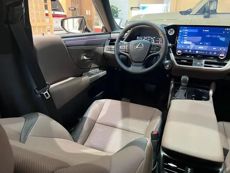 Lexus ES 2025 200 Premium Edition — миниатюра 9