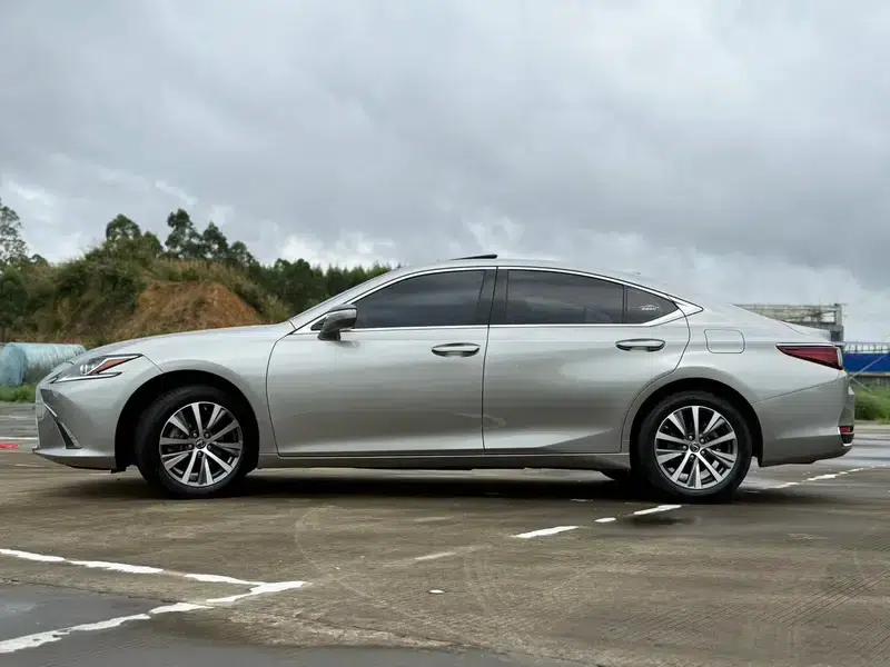 Lexus ES 2021 Model 200 Premium Edition — миниатюра 4