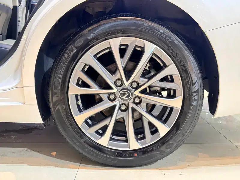 Lexus ES 2025 200 Premium Edition — миниатюра 6
