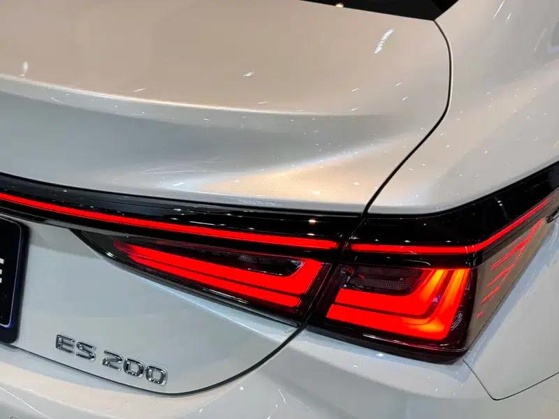 Lexus ES 2025 200 Premium Edition — миниатюра 8