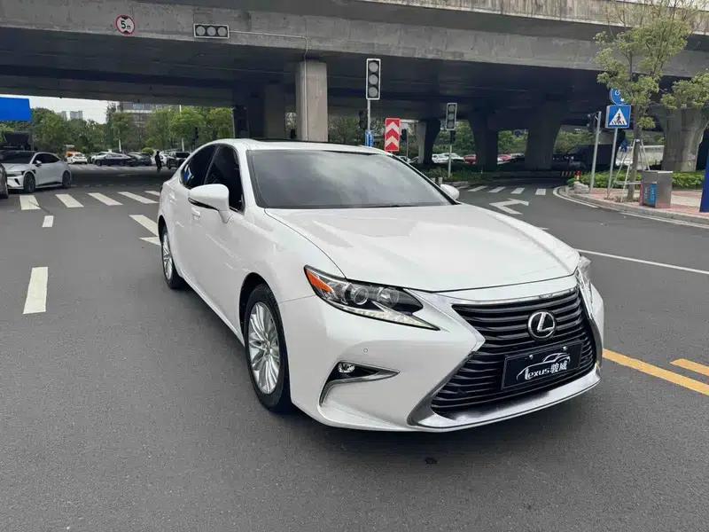 Lexus ES 2015 200 Elite Edition — миниатюра 3