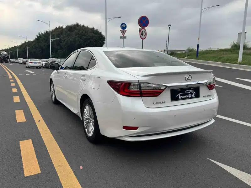 Lexus ES 2015 200 Elite Edition — миниатюра 5