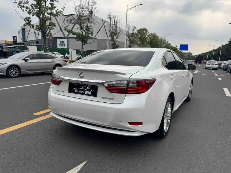 Lexus ES 2015 200 Elite Edition — миниатюра 7