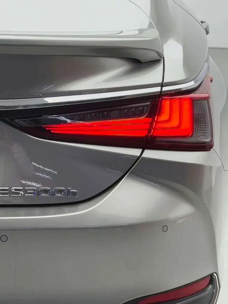 Lexus ES 2021 300h Premium Edition — миниатюра 5