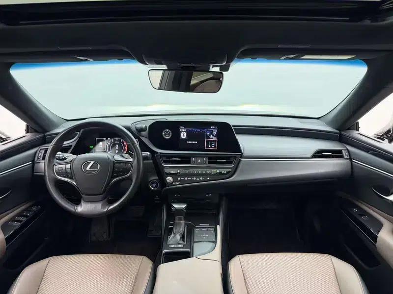 Lexus ES 2021 300h Premium Edition — миниатюра 6