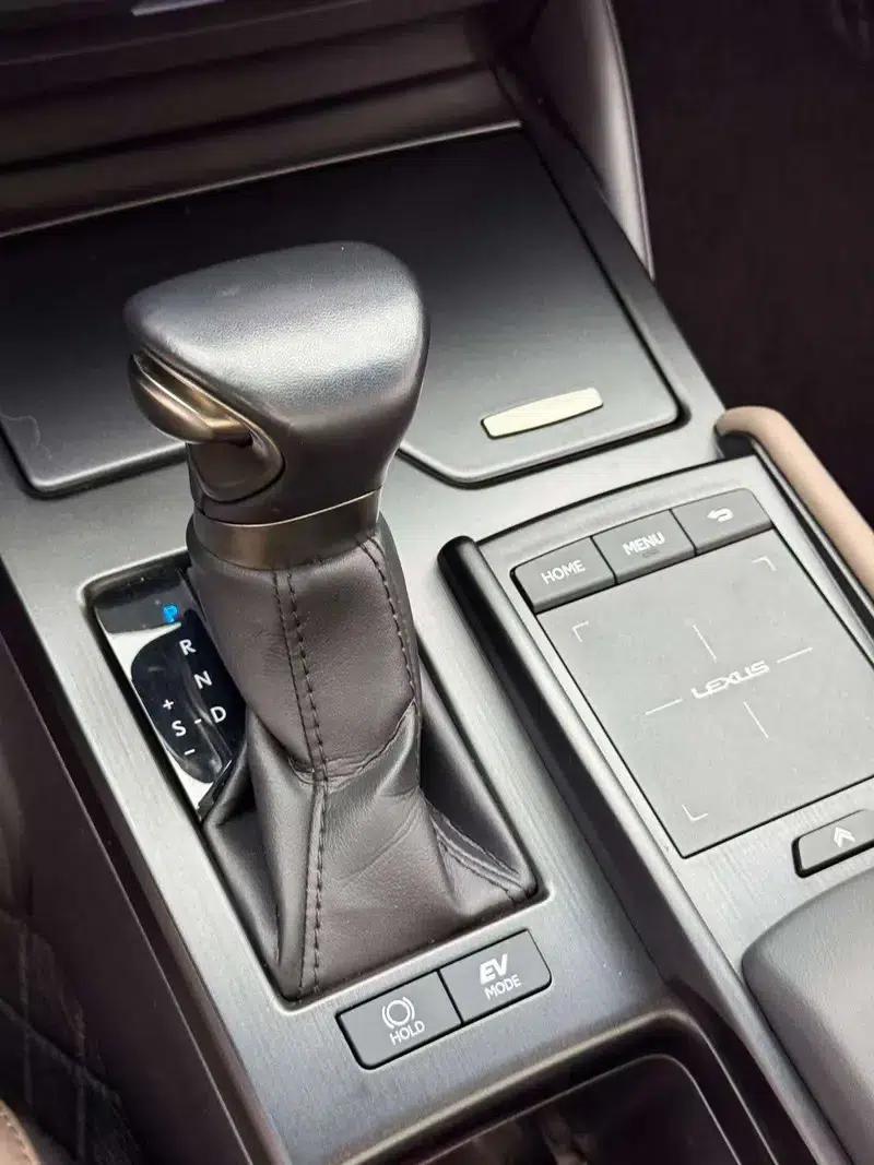 Lexus ES 2021 300h Premium Edition — миниатюра 10
