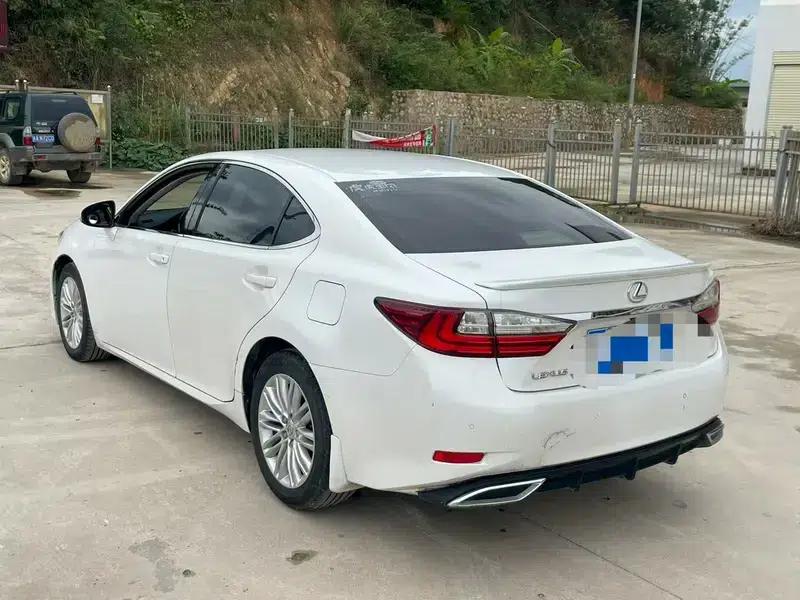 Lexus ES 2015 200 Comfort Edition — миниатюра 4