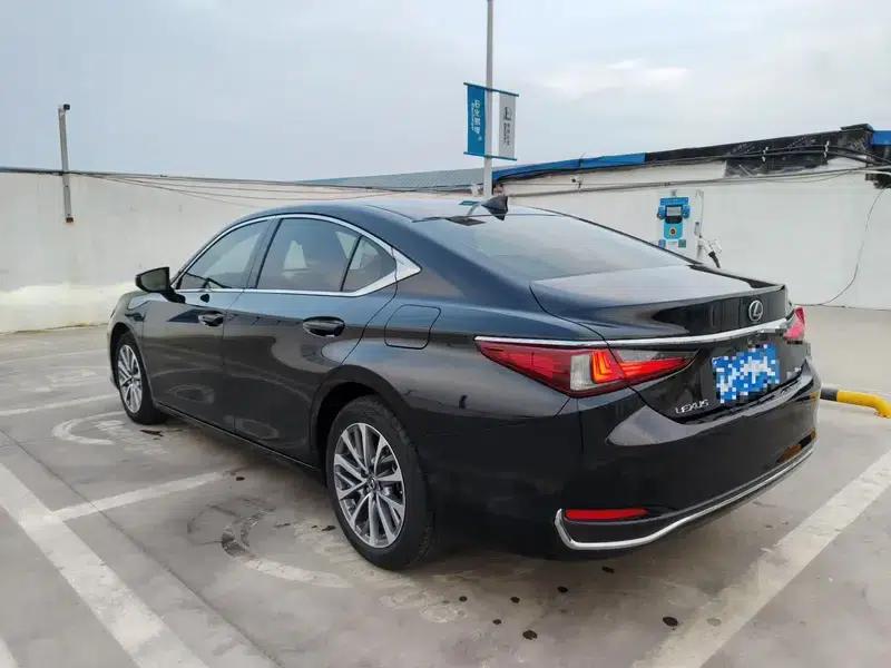 Lexus ES 2022 200 Premium Edition — миниатюра 4