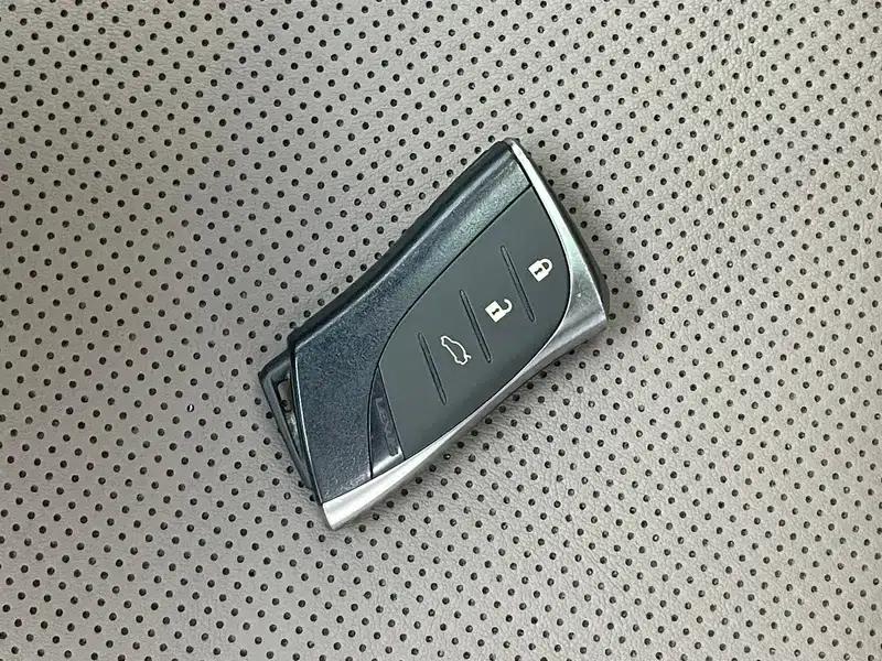 Lexus ES 2022 200 Premium Edition — миниатюра 11