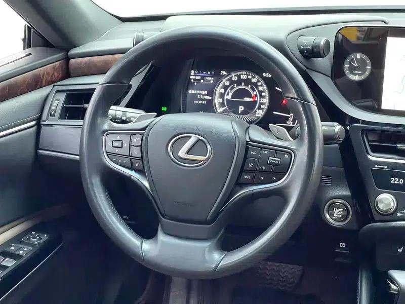 Lexus ES 2022 200 Premium Edition — миниатюра 16