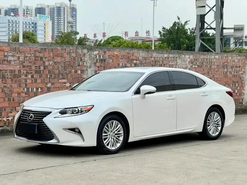 Lexus ES 2015 250 Elegant Edition — миниатюра 1