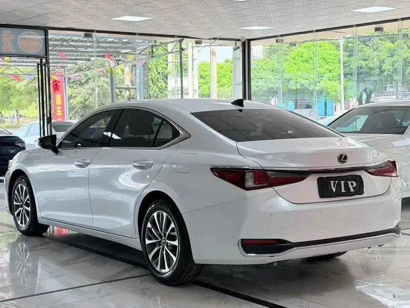 Lexus ES 2022 200 Premium Edition — миниатюра 4
