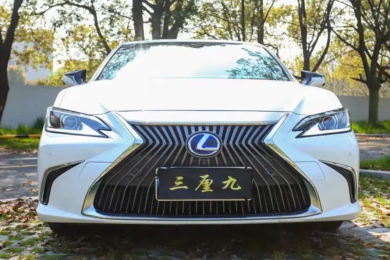 Lexus ES 2020 300h Premium Edition (China VI Emission Standard) — миниатюра 2