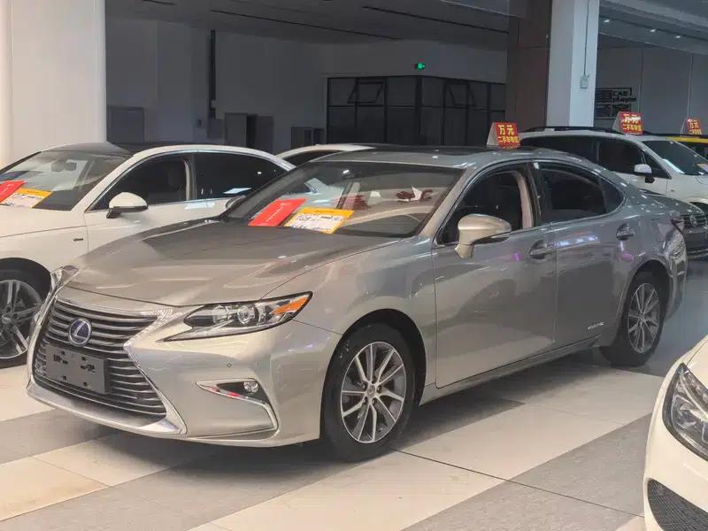 2017 Lexus ES 300h Mark Levinson Comfort Edition — миниатюра 1