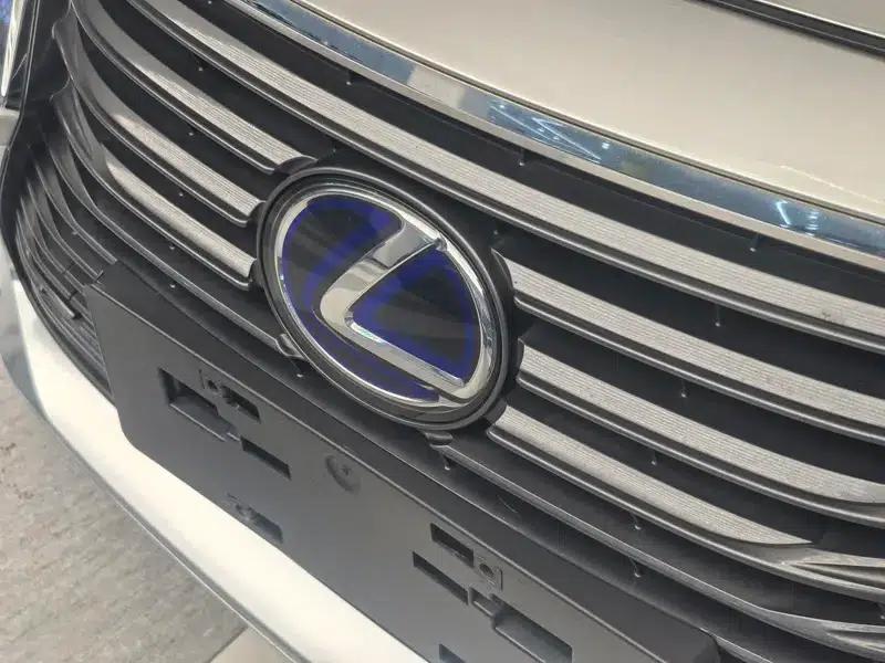 2017 Lexus ES 300h Mark Levinson Comfort Edition — миниатюра 9