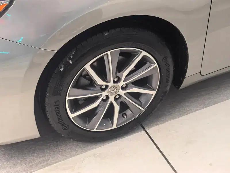 2017 Lexus ES 300h Mark Levinson Comfort Edition — миниатюра 10