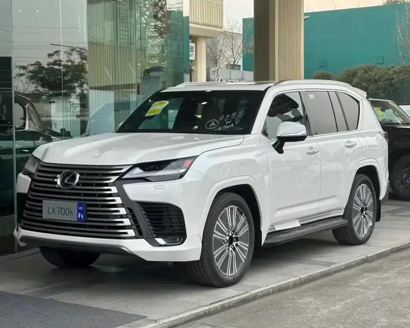 Lexus LX 2025 700h Territory Edition — миниатюра 1