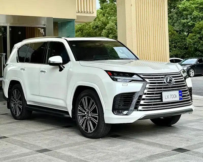 Lexus LX 2025 700h Territory Edition — миниатюра 3