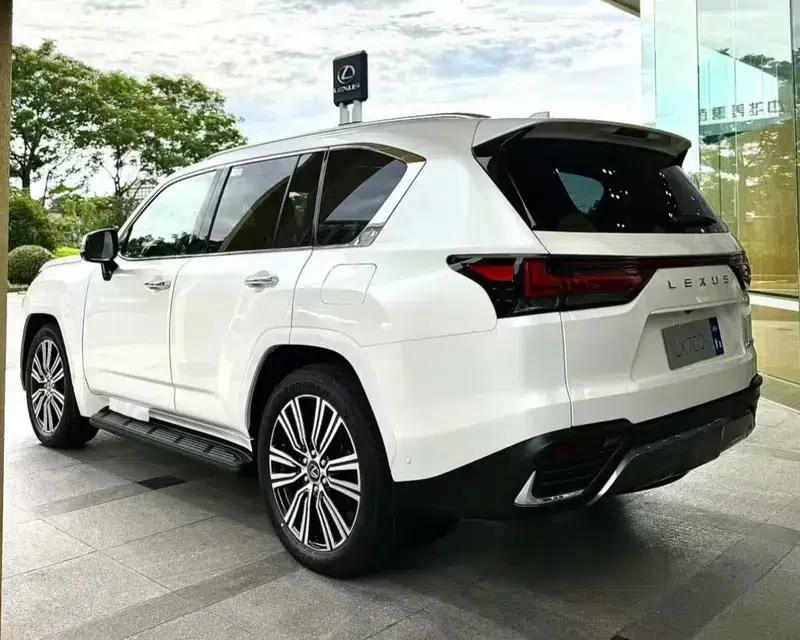 Lexus LX 2025 700h Territory Edition — миниатюра 4