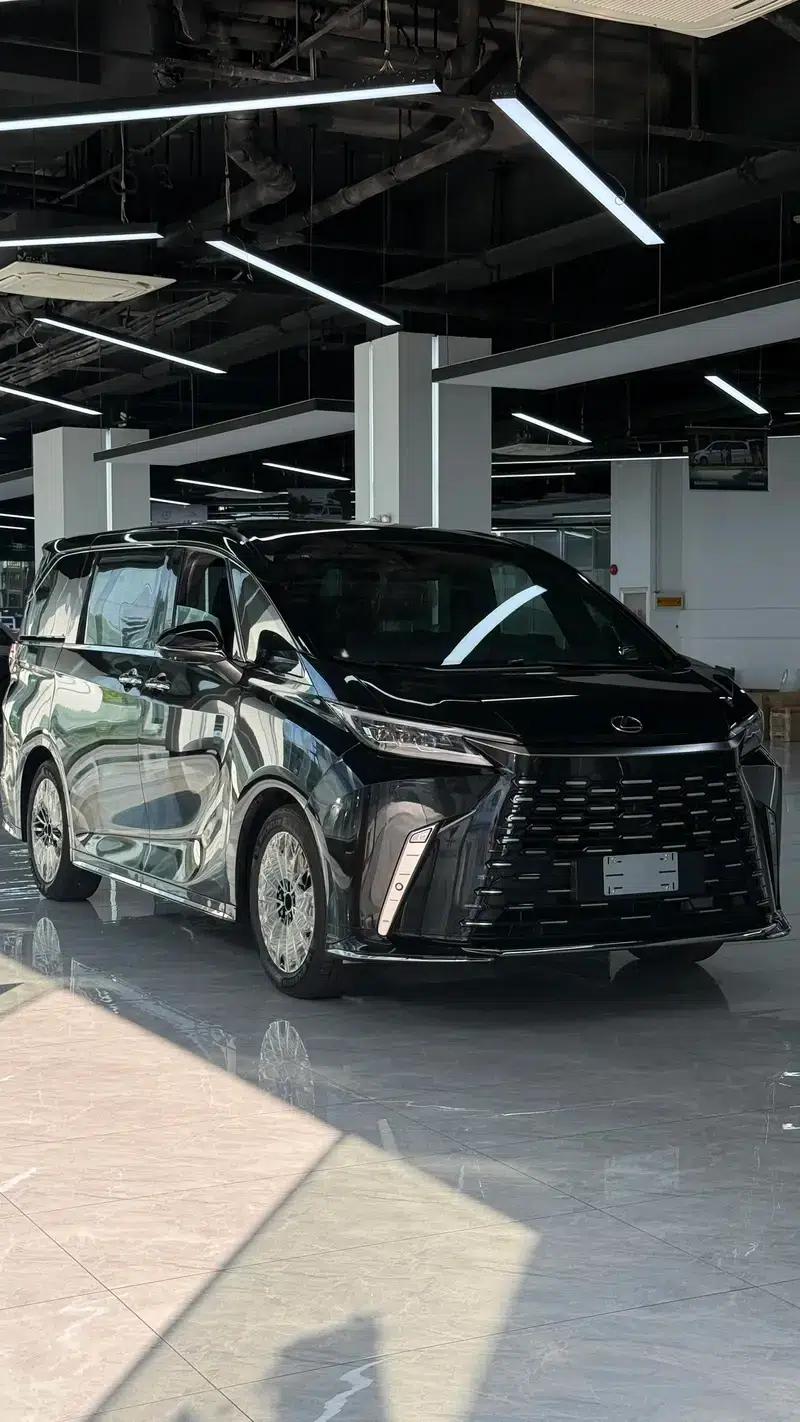 Lexus LM 2026 2.5L Automatic 4WD 7-Seater (Parallel Import) — миниатюра 3
