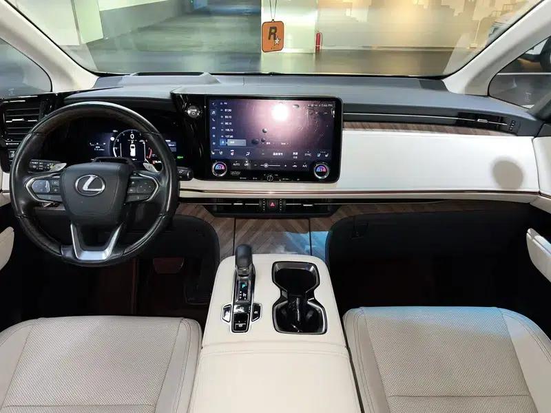 2025 Lexus LM 2.4T Automatic AWD 6-Seater Factory Custom Edition — миниатюра 12