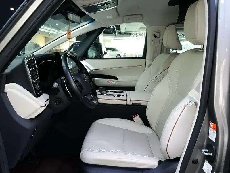 2025 Lexus LM 2.4T Automatic AWD 6-Seater Factory Custom Edition — миниатюра 14