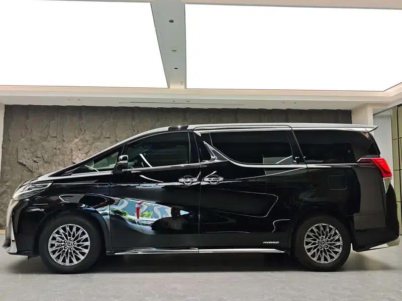 Lexus LM 2020 300h E-Four Four-Seat Executive Edition — миниатюра 3