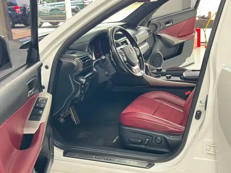Lexus IS 2017 300 F SPORT Edition — миниатюра 23