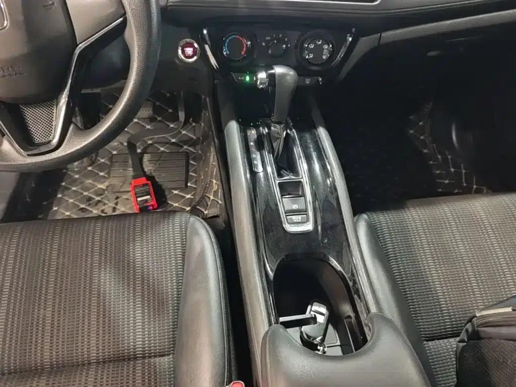 Vezel 2017 1.8L CVT 2WD Pioneer Edition — миниатюра 14