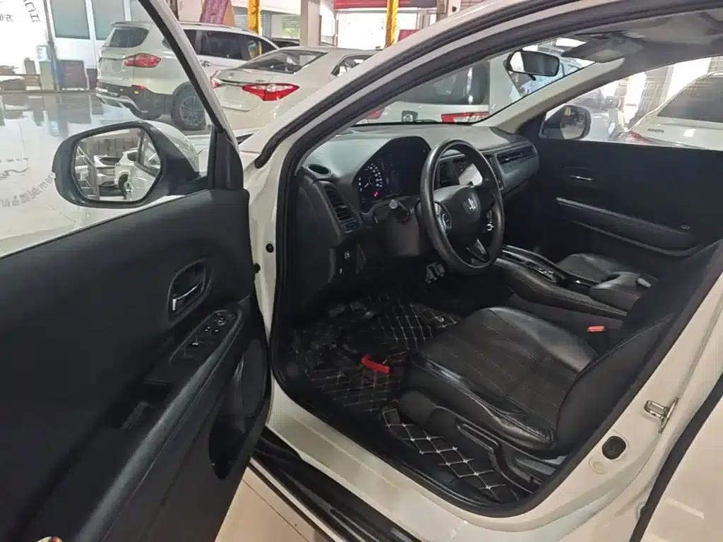 Vezel 2017 1.8L CVT 2WD Pioneer Edition — миниатюра 16