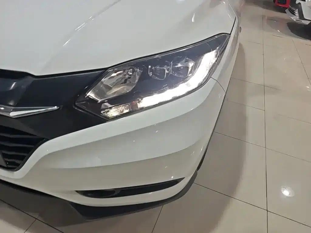 Vezel 2017 1.8L CVT 2WD Pioneer Edition — миниатюра 24