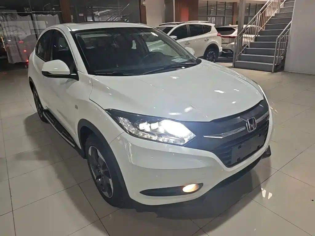 Vezel 2017 1.8L CVT 2WD Pioneer Edition — миниатюра 4