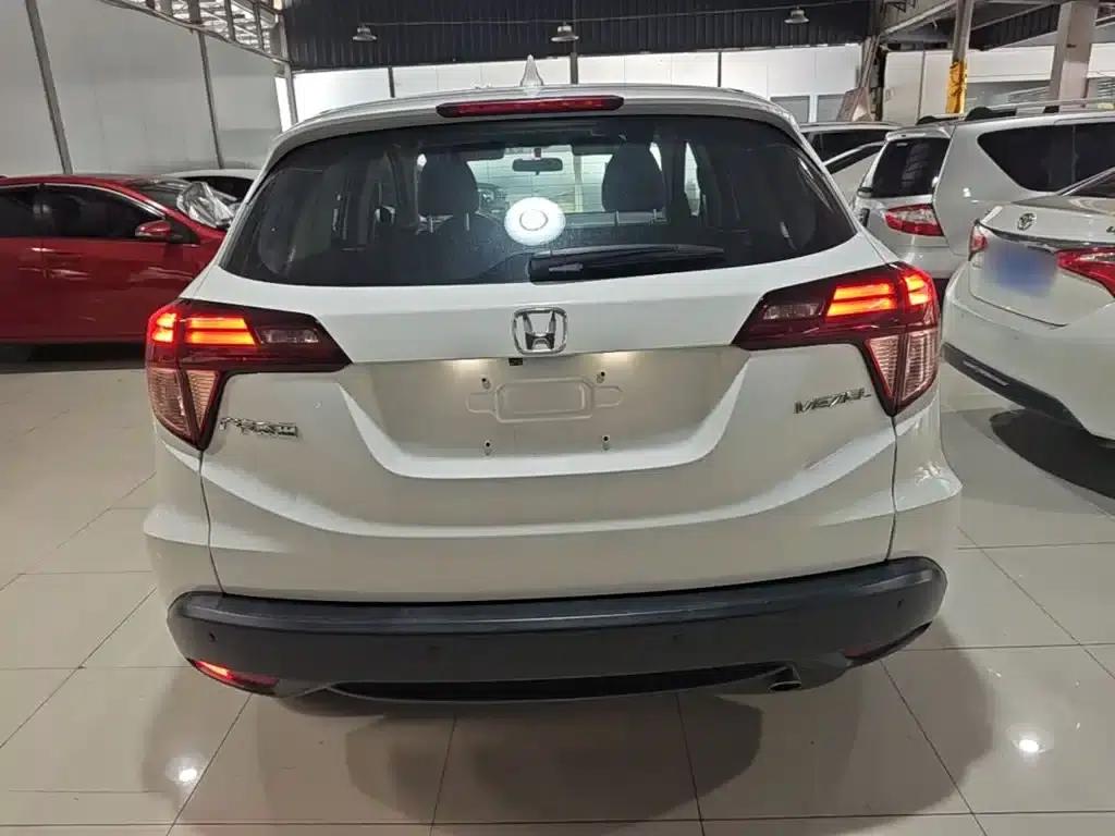 Vezel 2017 1.8L CVT 2WD Pioneer Edition — миниатюра 6