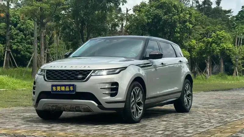 Range Rover Evoque 2021 Model: Evoque L 249PS R-Dynamic First Edition — миниатюра 1