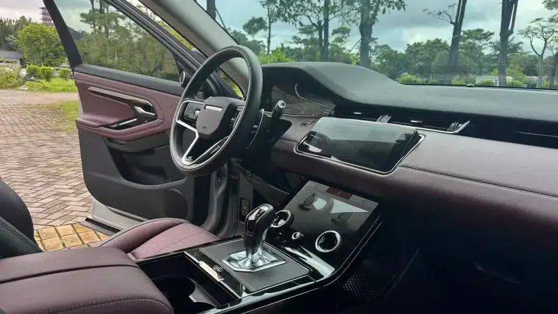 Range Rover Evoque 2021 Model: Evoque L 249PS R-Dynamic First Edition — миниатюра 12