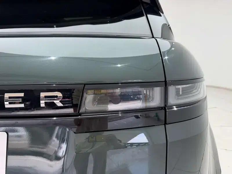 Range Rover Evoque 2021 Model: Evoque L 249PS R-Dynamic First Edition — миниатюра 11