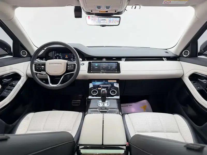Range Rover Evoque 2021 Model: Evoque L 249PS R-Dynamic First Edition — миниатюра 18