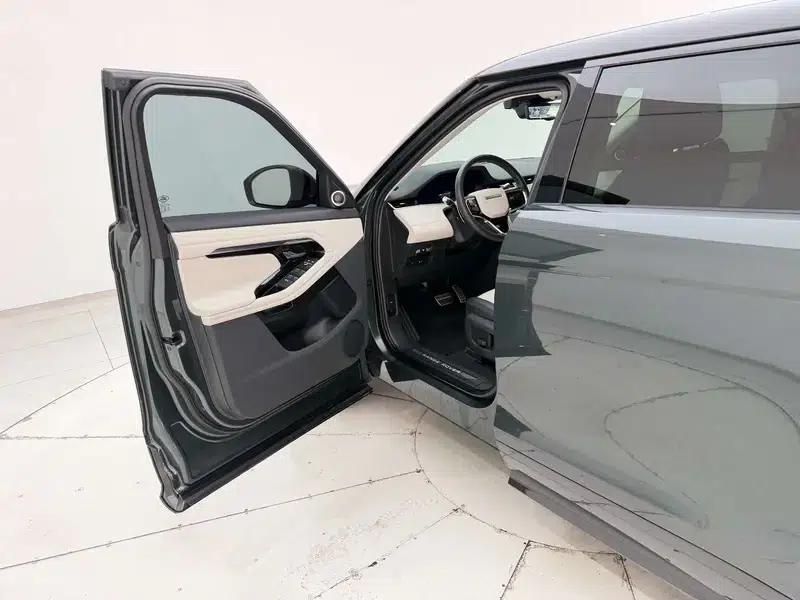 Range Rover Evoque 2021 Model: Evoque L 249PS R-Dynamic First Edition — миниатюра 25