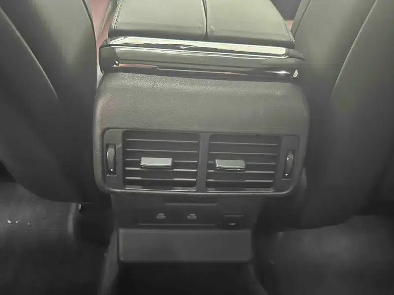 Range Rover Velar 2024 Dynamic HSE — миниатюра 9