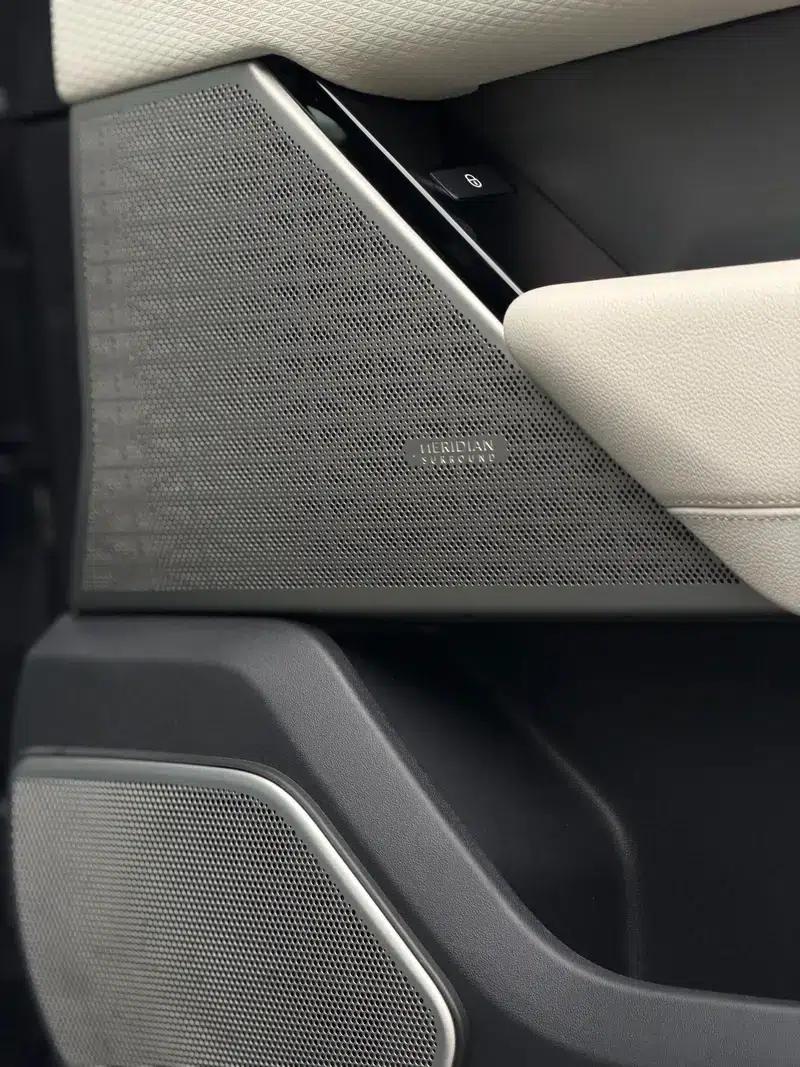 Range Rover Velar 2017 P380 R-DYNAMIC SE — миниатюра 4