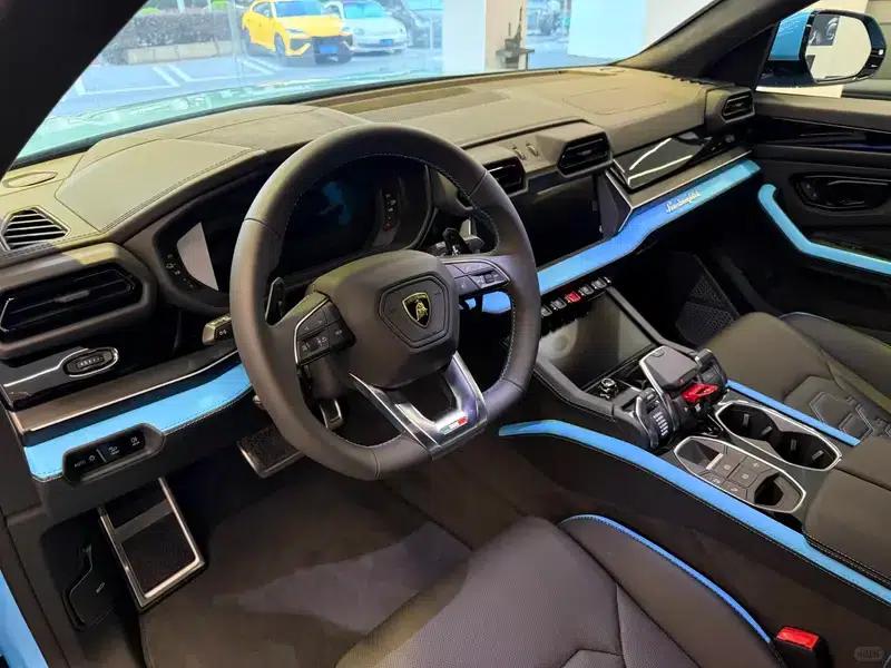 2025 Urus SE 4.0T Standard Edition — миниатюра 9