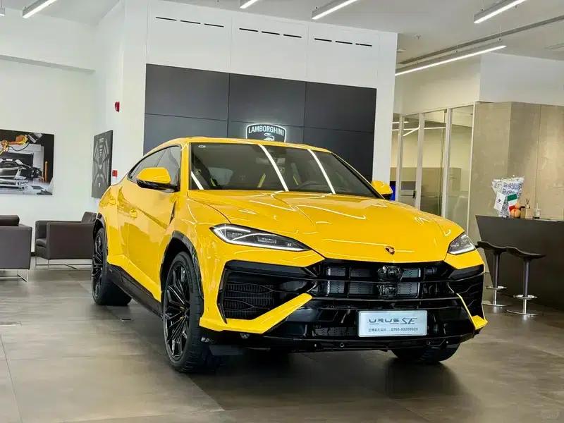 2025 Urus SE 4.0T Standard Edition — миниатюра 2