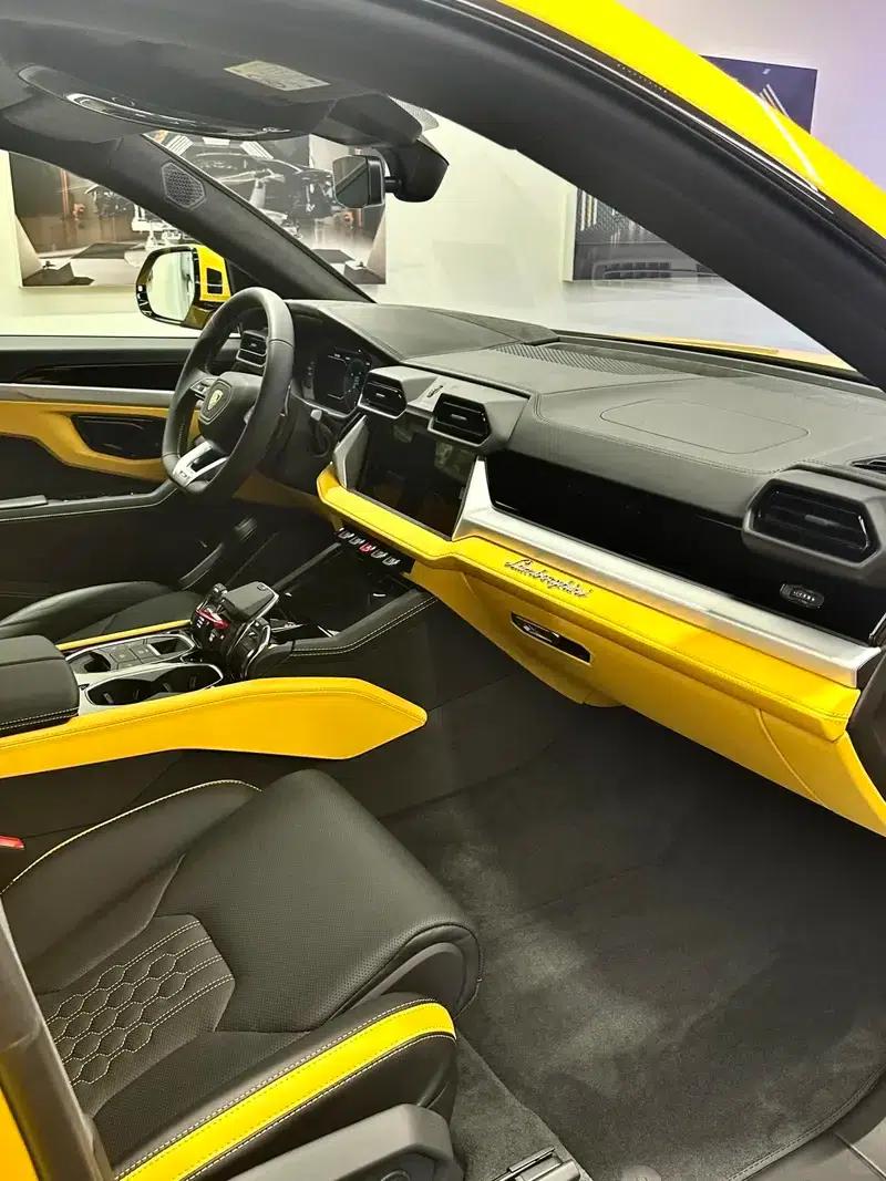2025 Urus SE 4.0T Standard Edition — миниатюра 8