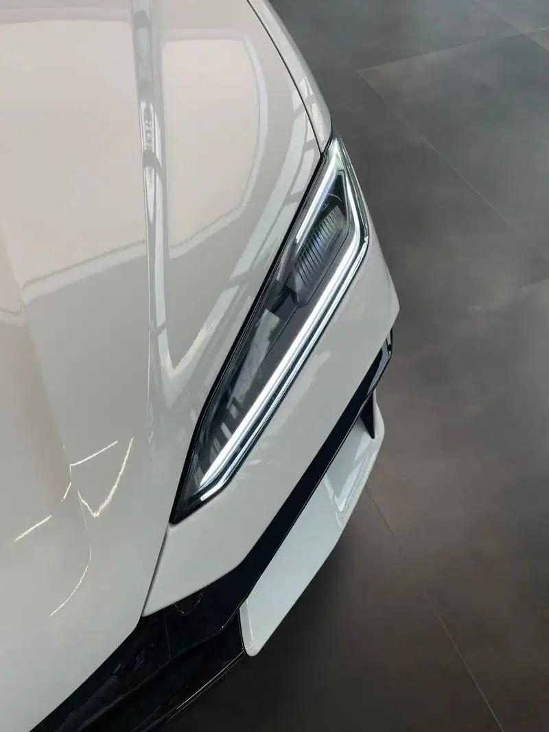 2025 Urus SE 4.0T Standard Edition — миниатюра 6