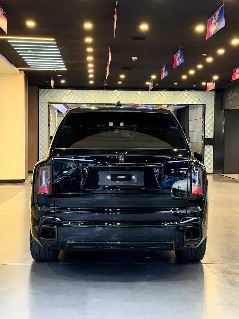 2024 Cullinan, four-seater version — миниатюра 4