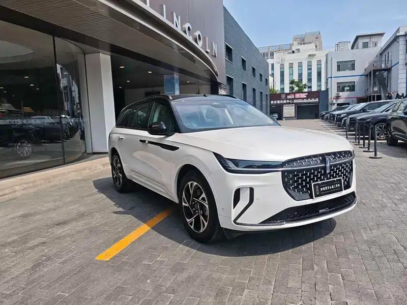 Navigator 2025 2.0T AWD Premium Hybrid — миниатюра 2